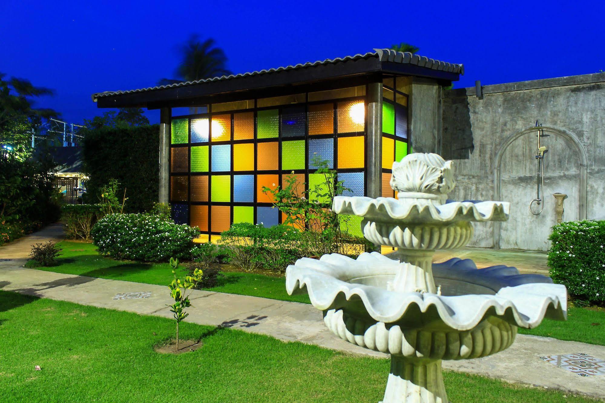 Perennial Tempat peranginan